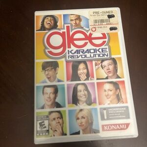 WII Karaoke Revolution Glee Game